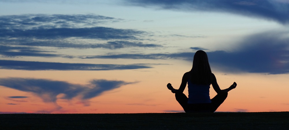 silhueta-meditacao-tranquilidade.jpg